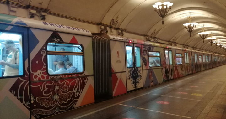 Подземные дворцы московского метро, мимо которых мы проносимся не поднимая головы